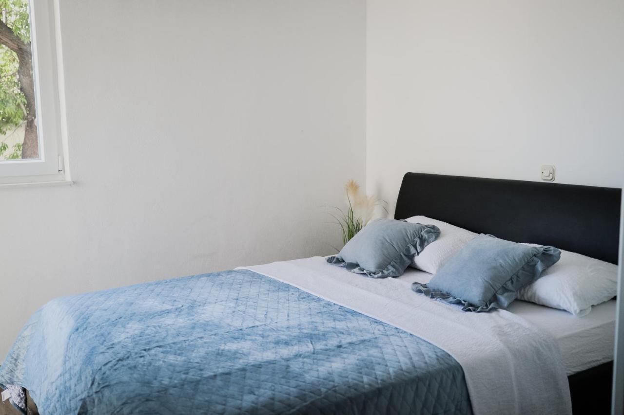 Apartments Morska Vila コマルナ エクステリア 写真