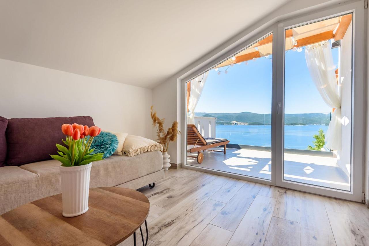 Apartments Morska Vila コマルナ エクステリア 写真
