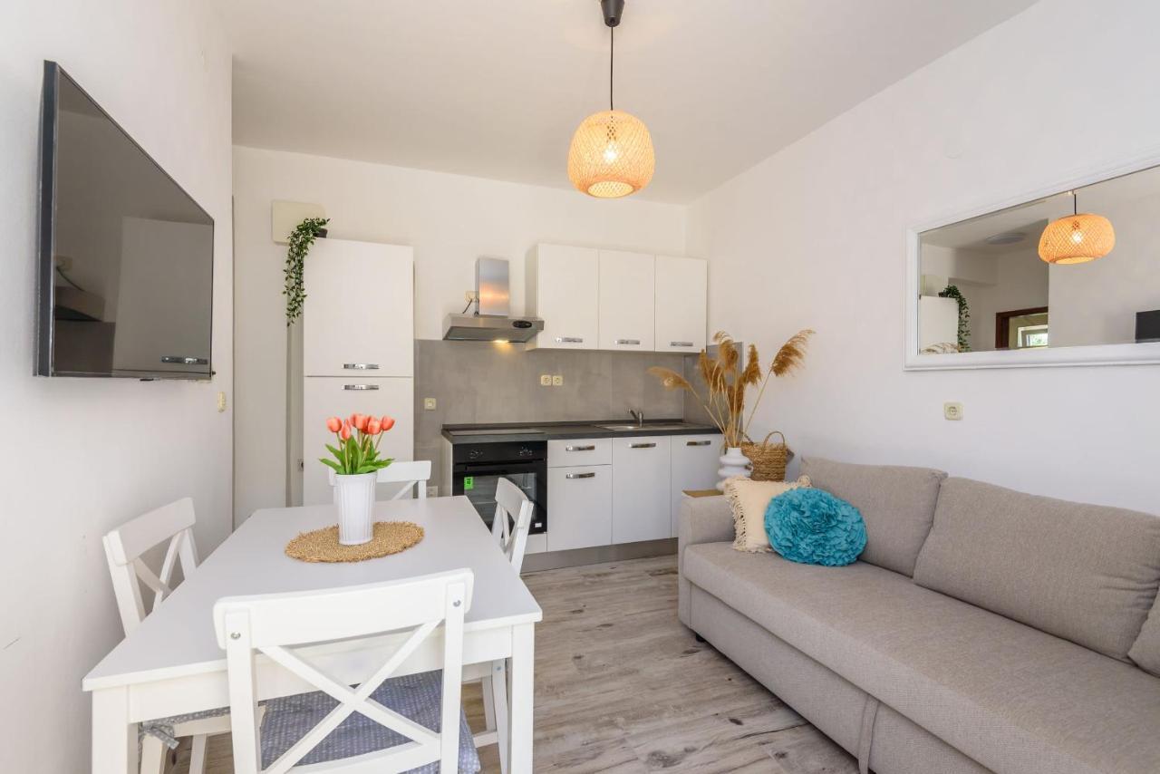 Apartments Morska Vila コマルナ エクステリア 写真