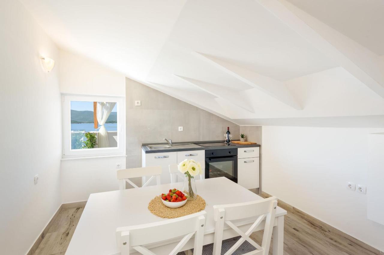 Apartments Morska Vila コマルナ エクステリア 写真