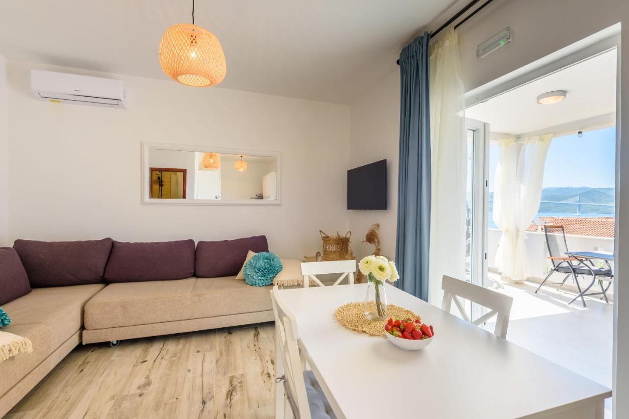 Apartments Morska Vila コマルナ エクステリア 写真