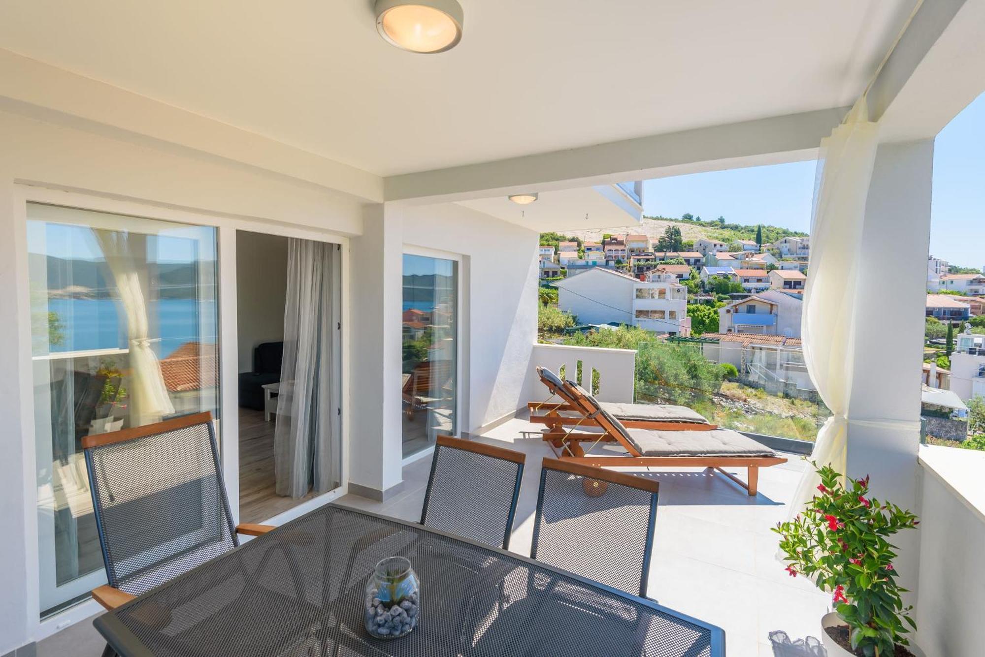 Apartments Morska Vila コマルナ エクステリア 写真